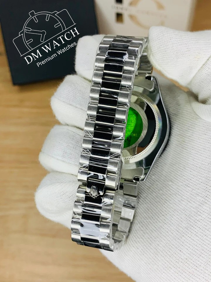 Two Tone Stone Model Dial (Black)